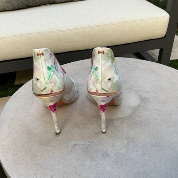 Ted Baker White / Pink Flower Heel - Picture 4 of 4